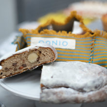 Cargar imagen en el visor de la galería, Stollen - Pan Alemán de Navidad